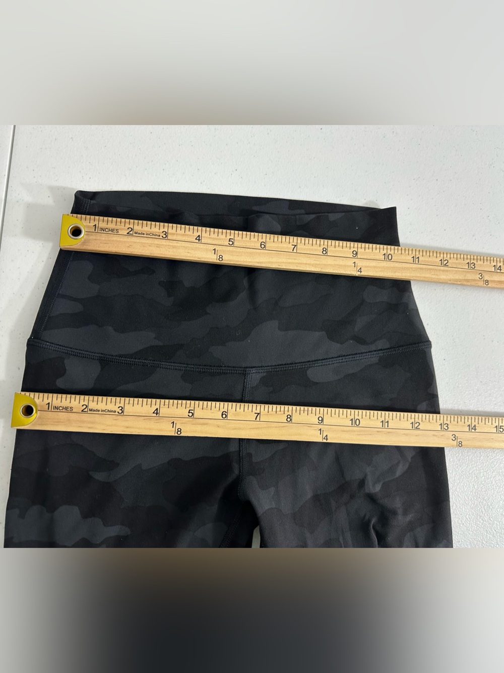 lululemon Sz 4 Women’s Ankle Leggings Black & Gray Camo Yoga Athletic Pants - Picture 7 of 9